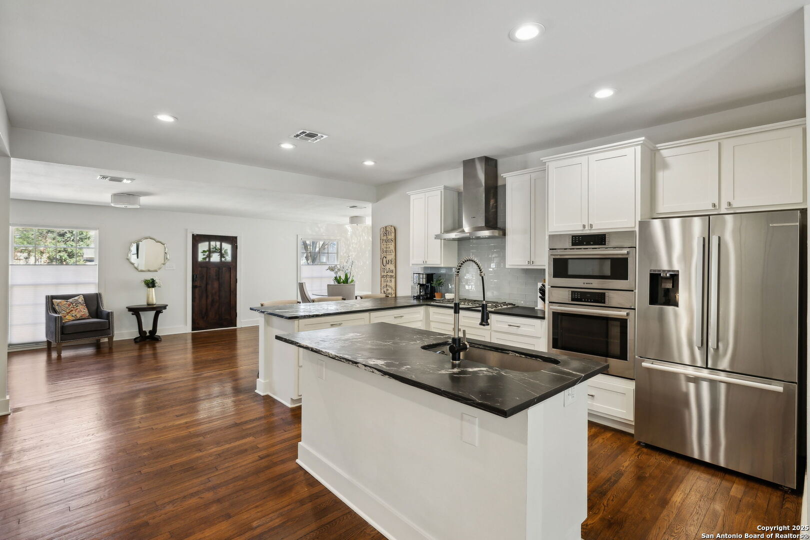 260 E Edgewood