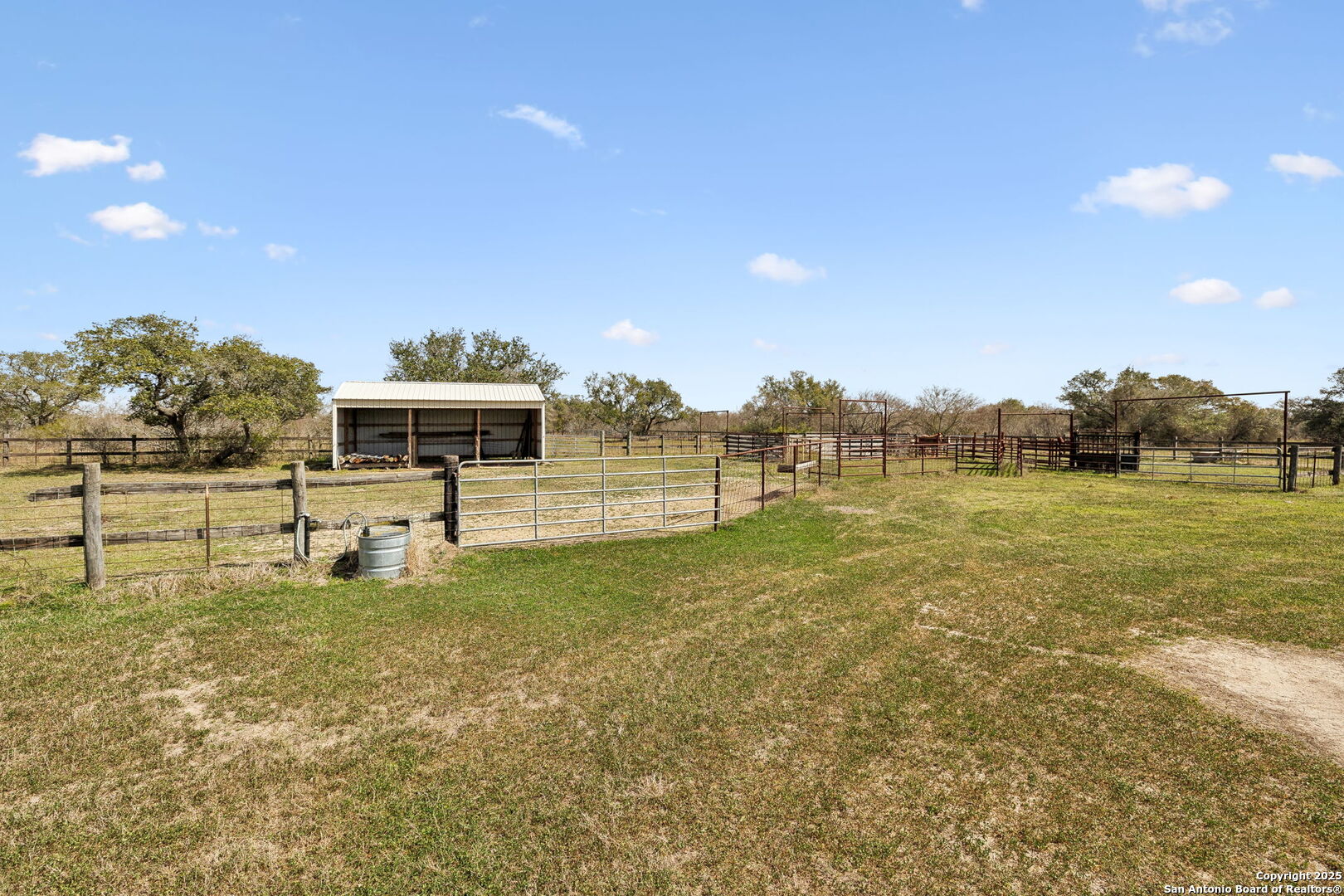 868 US Hwy 183