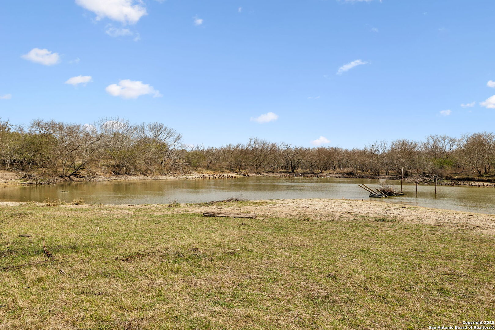 868 US Hwy 183
