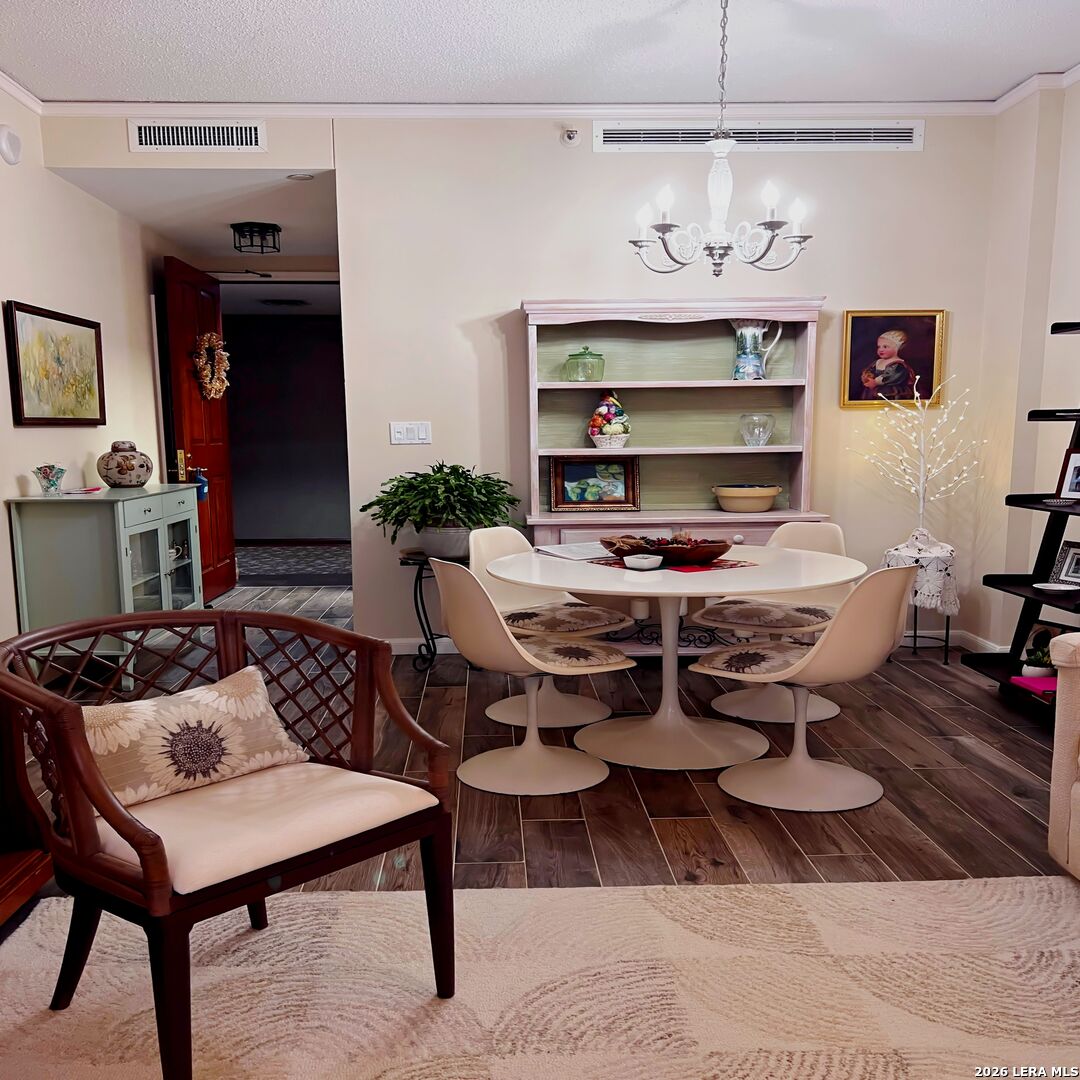 1 Towers Park Ln 1604