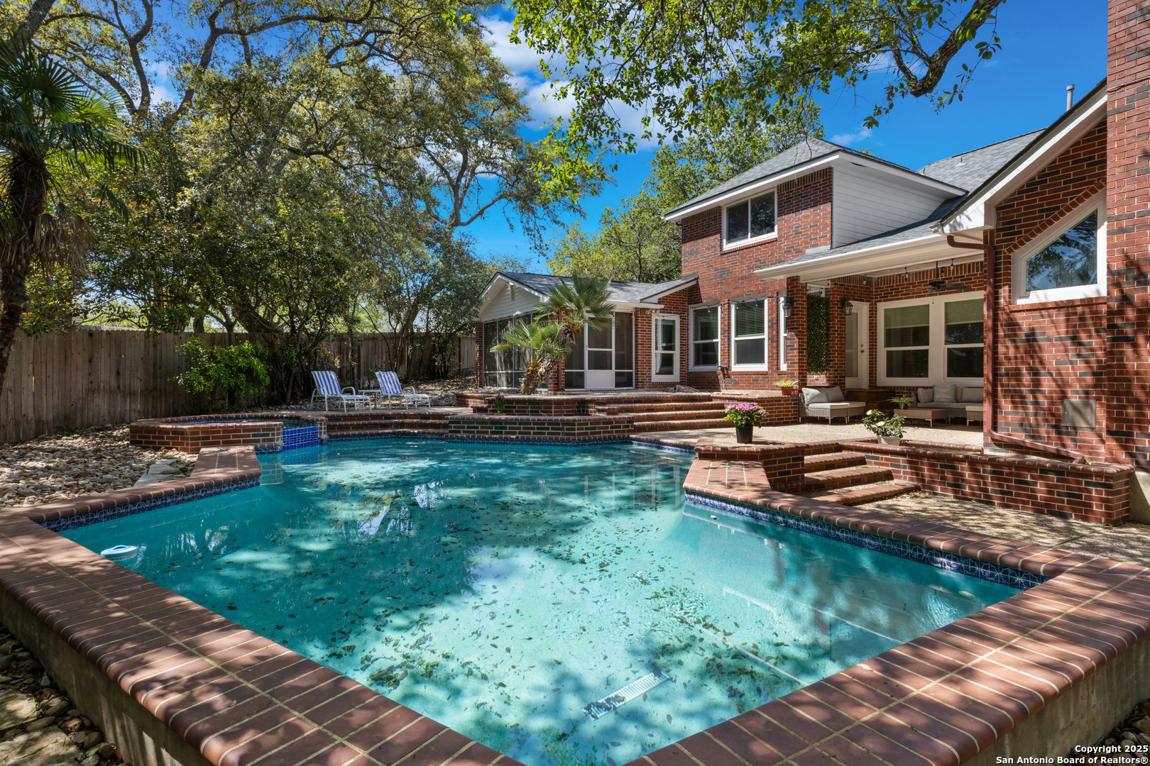 1606 Thrush Court