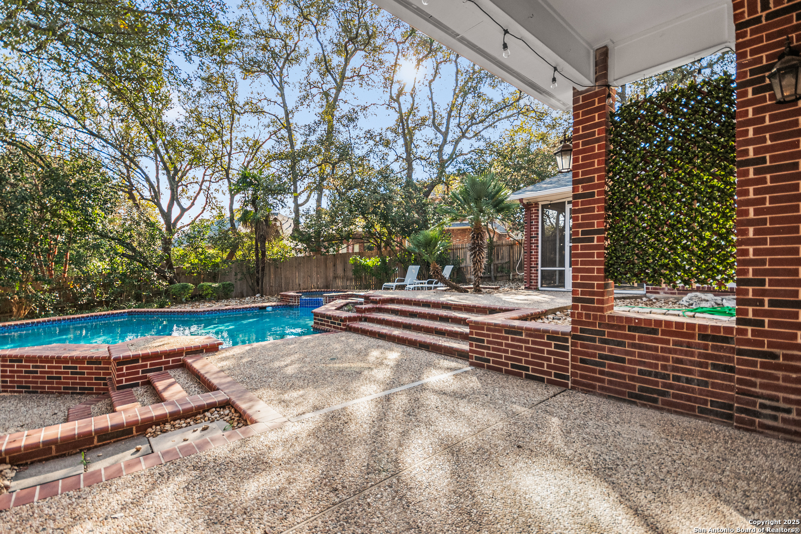 1606 Thrush Court