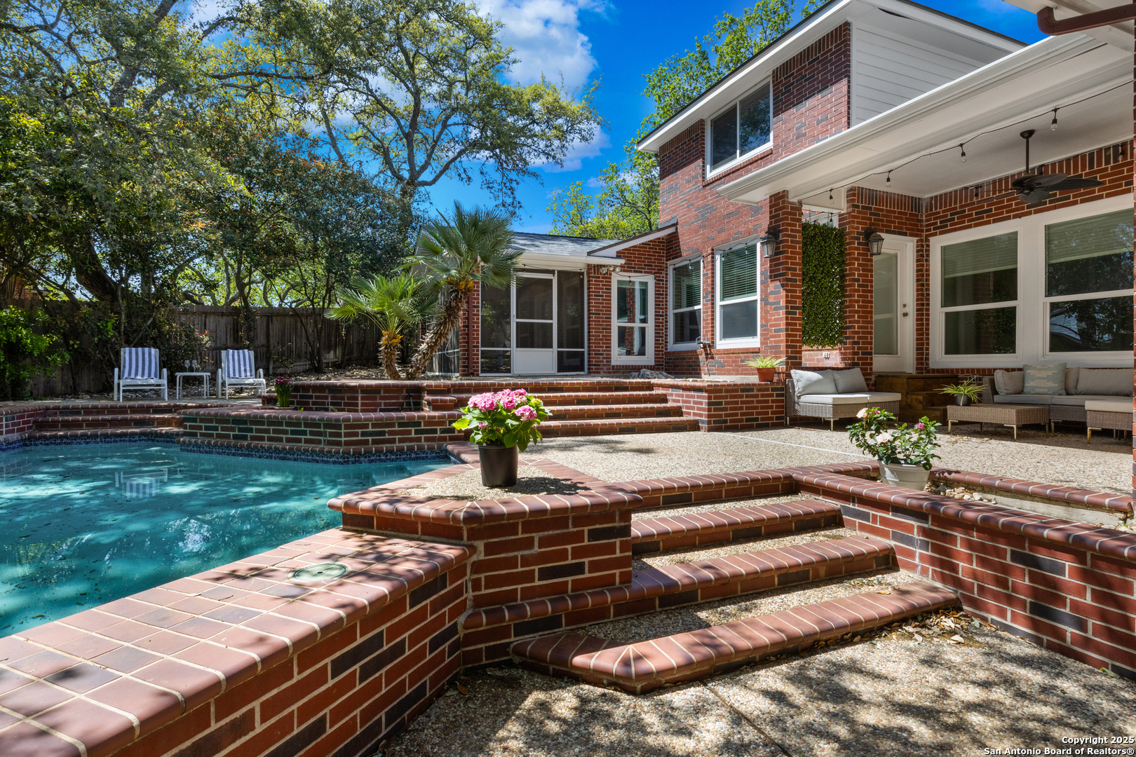 1606 Thrush Court
