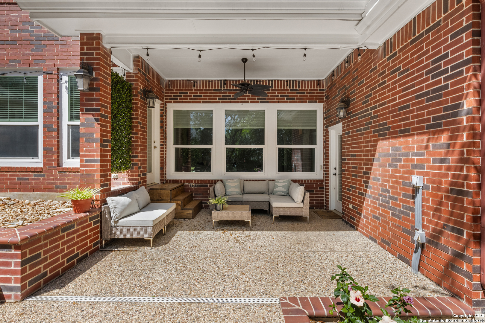 1606 Thrush Court