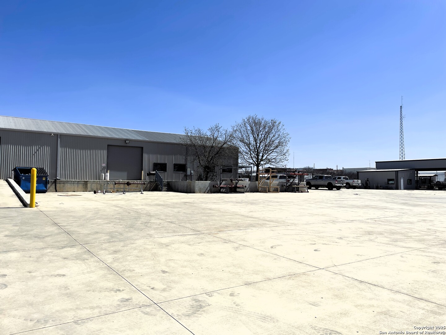 210 N Cherry