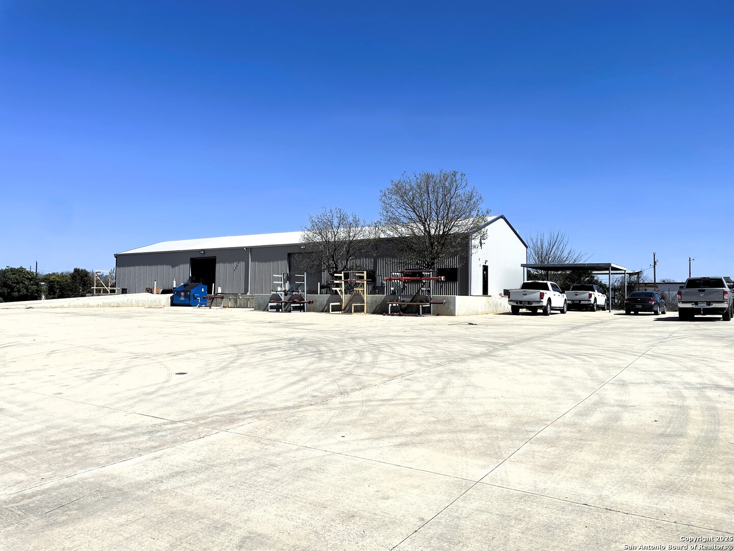 210 N Cherry
