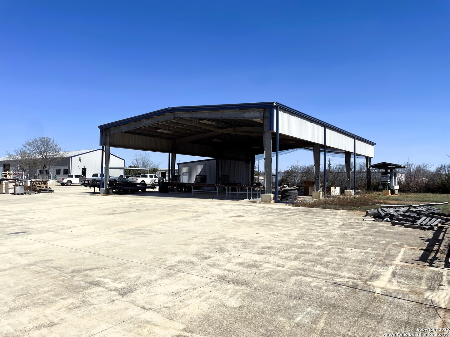 210 N Cherry