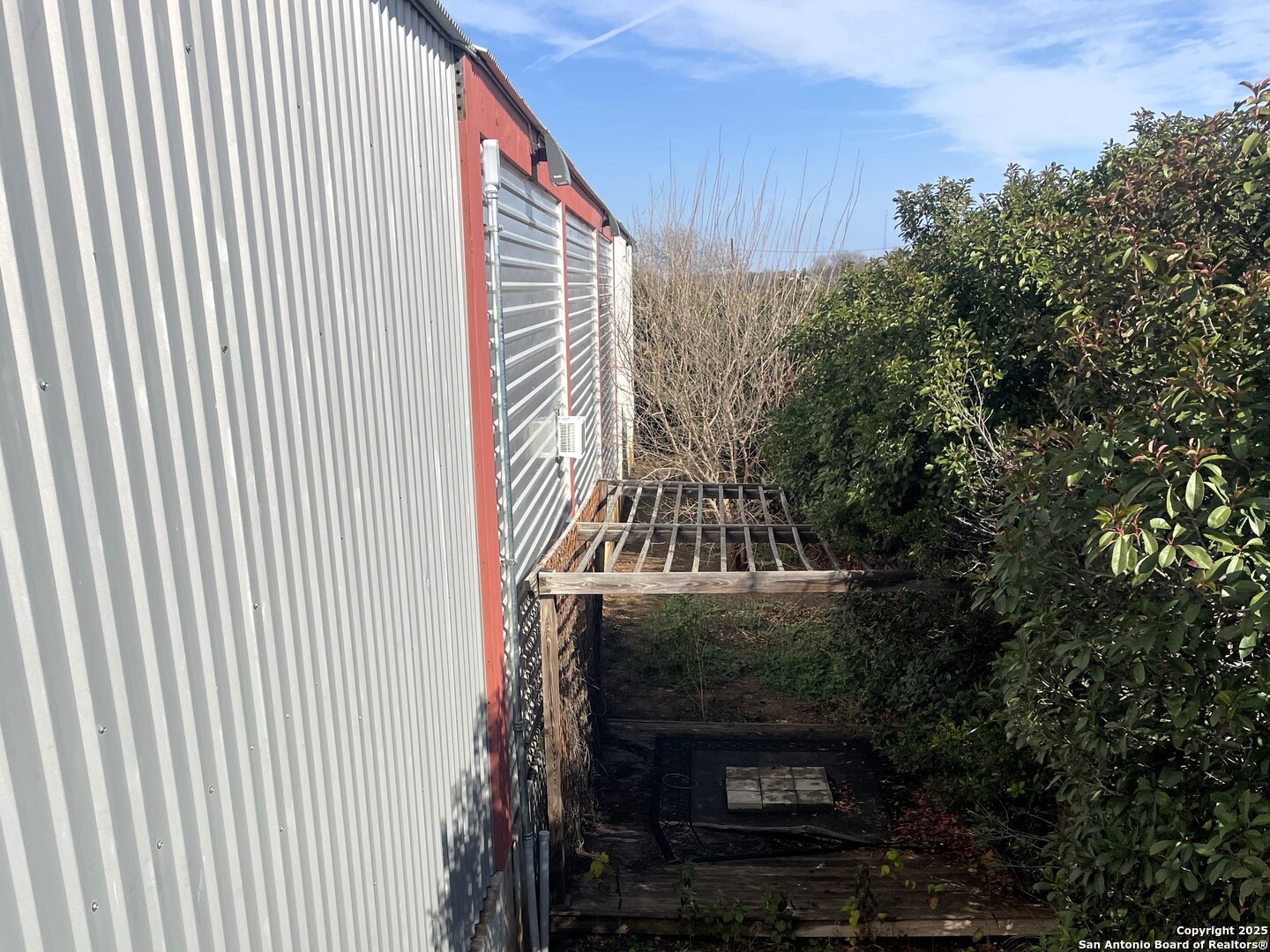 210 N Cherry