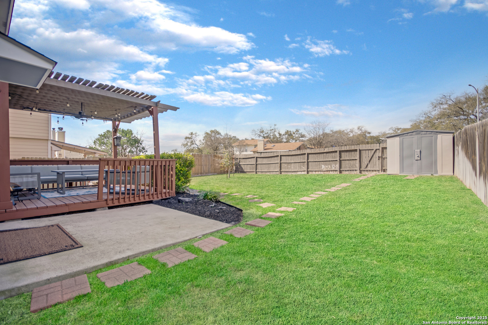 2219 Cardigan Hill