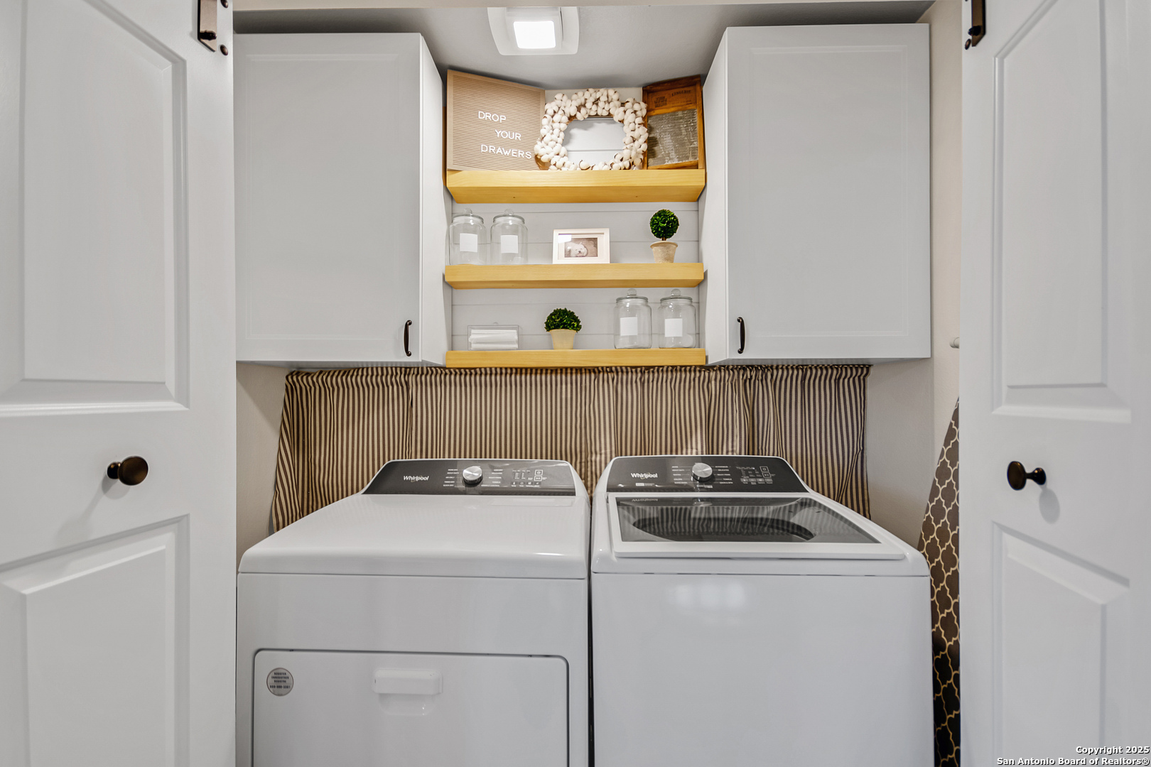 2219 Cardigan Hill