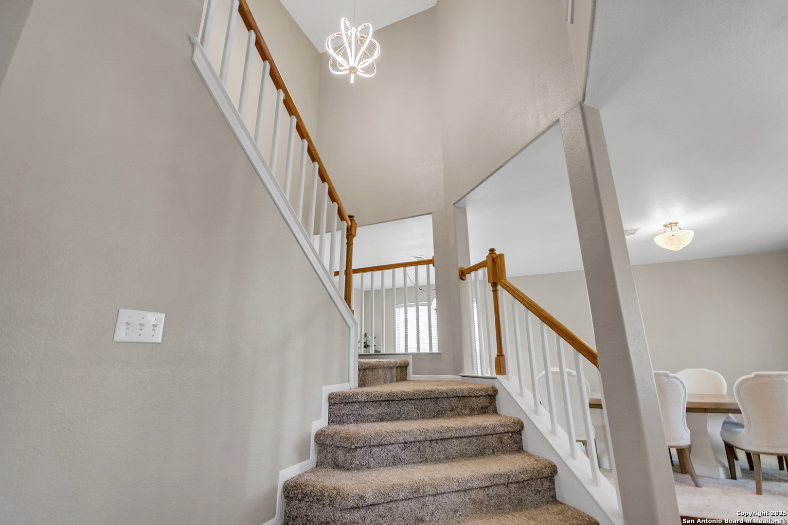 2219 Cardigan Hill