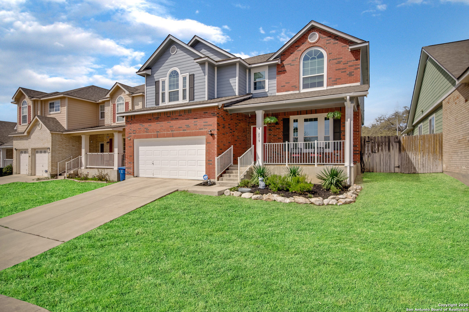2219 Cardigan Hill