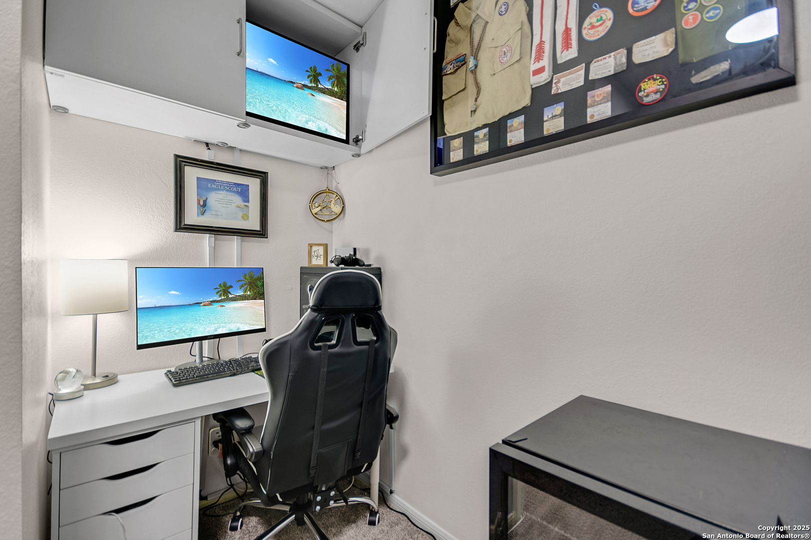 2219 Cardigan Hill