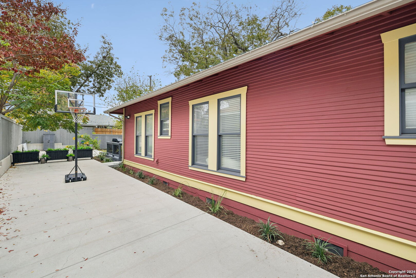 306 Carnahan St