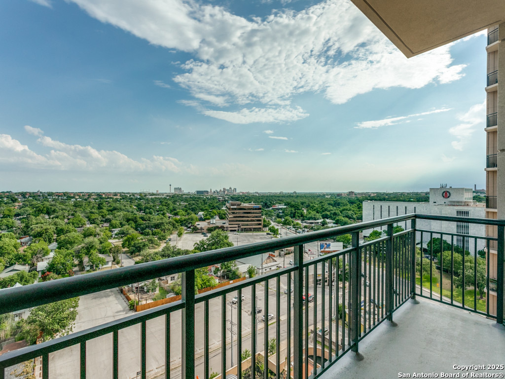 4242 Broadway 1001