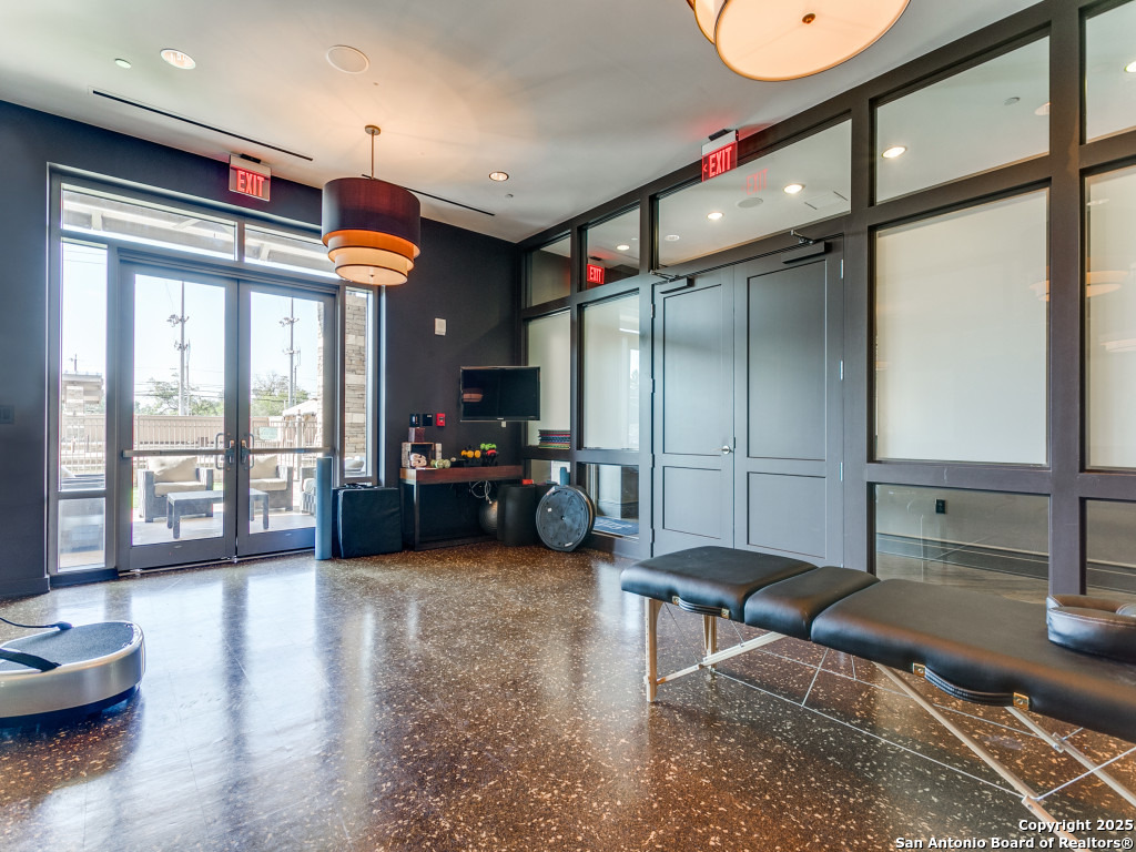 4242 Broadway 1001