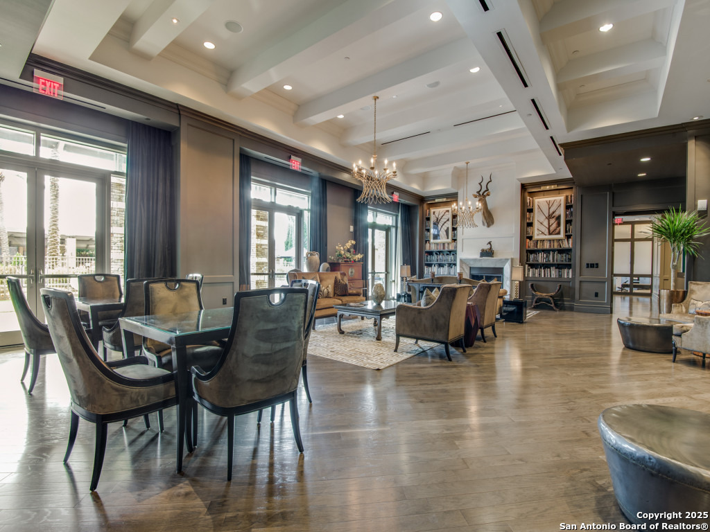 4242 Broadway 1001