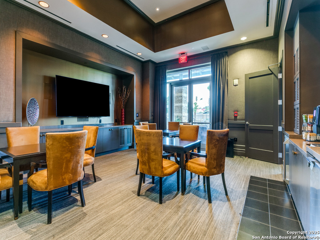 4242 Broadway 1001