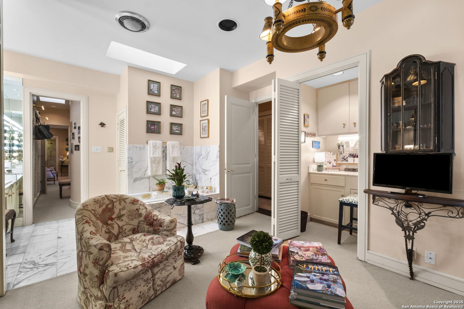 122 Chester APT 5