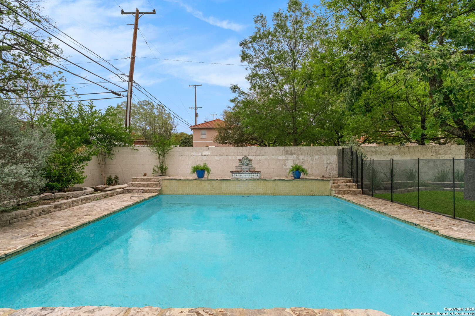 1301 BELKNAP PL