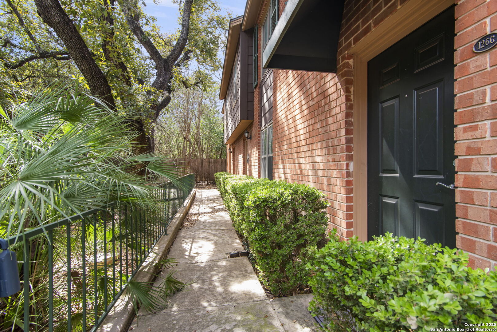 2300 Nacogdoches 126G