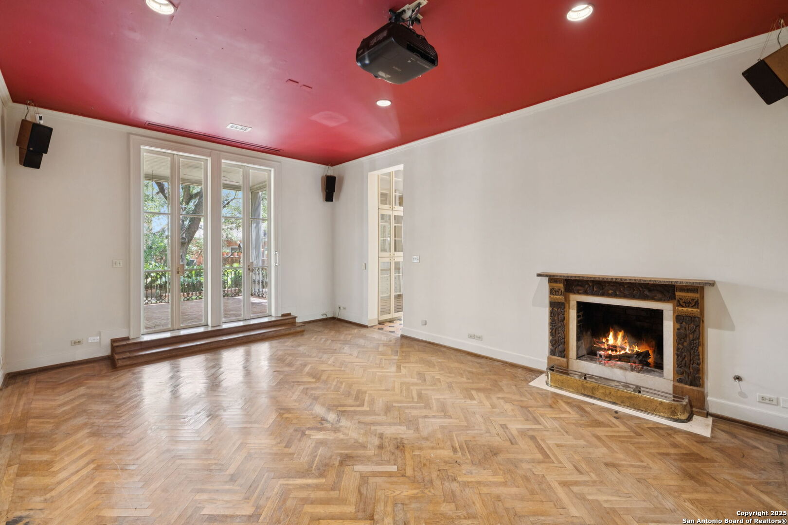 424 Ivy
