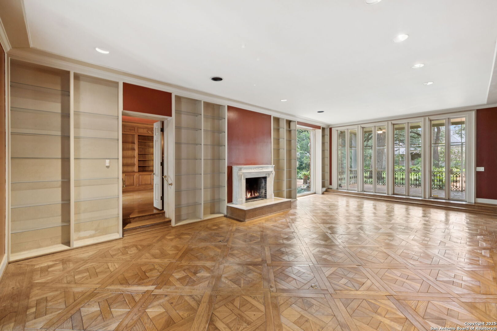 424 Ivy