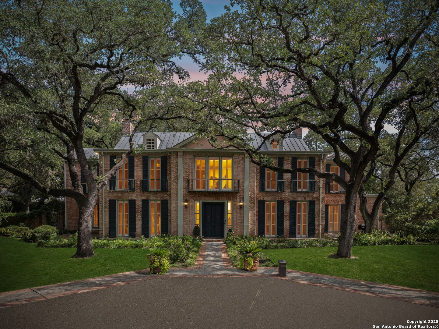 424 Ivy