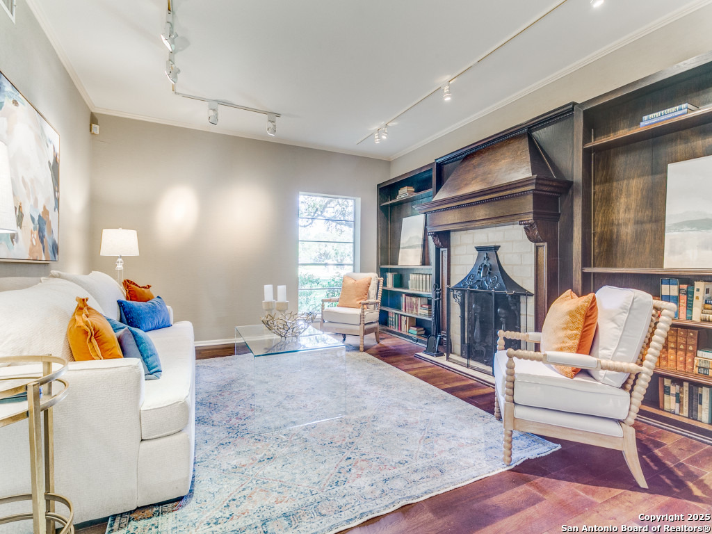 206 Sir Arthur Ct