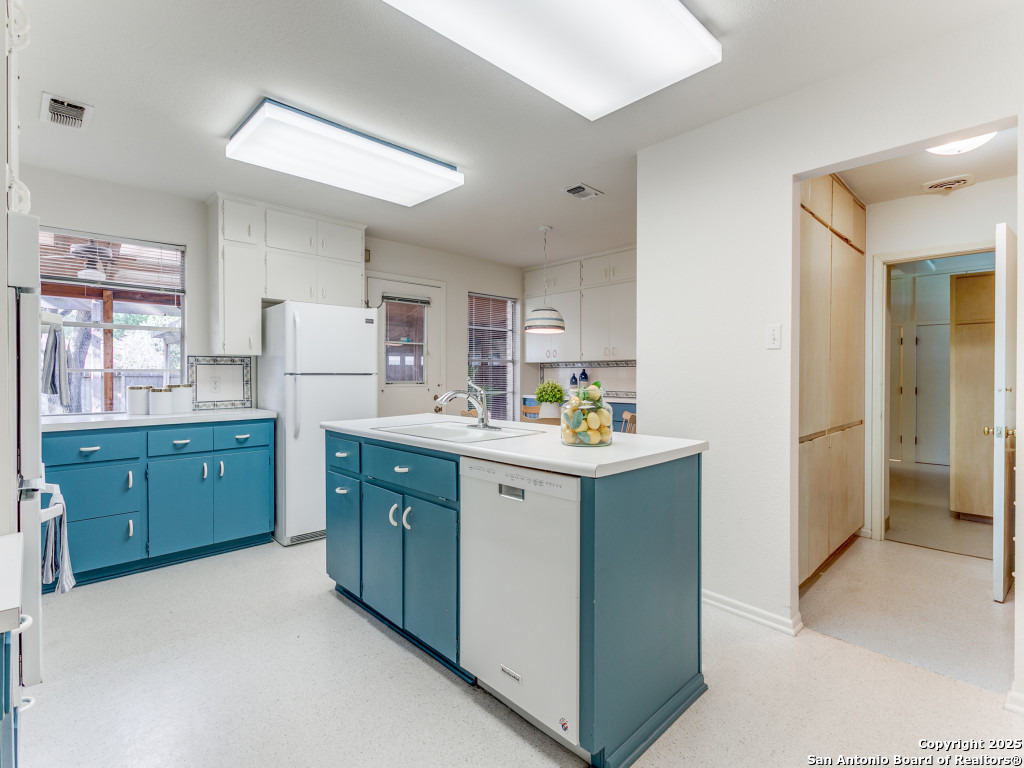 206 Sir Arthur Ct