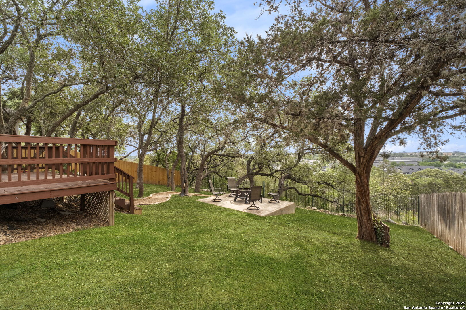 18323 Edwards Bluff