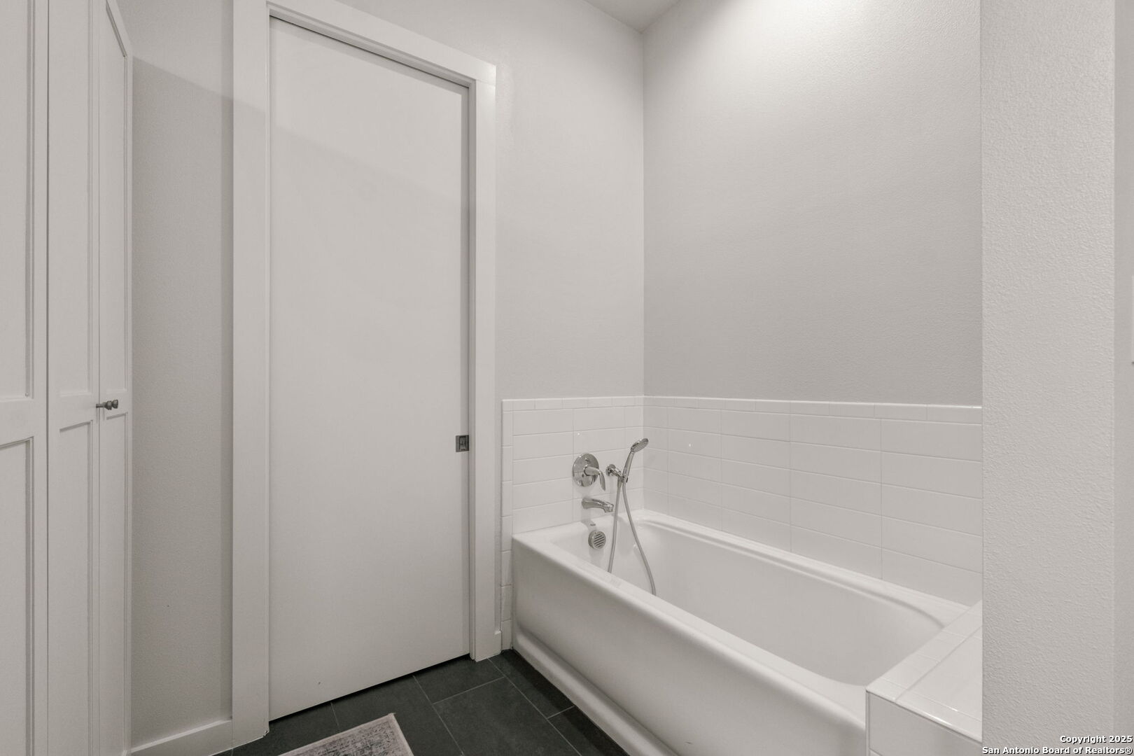 1126 E Euclid