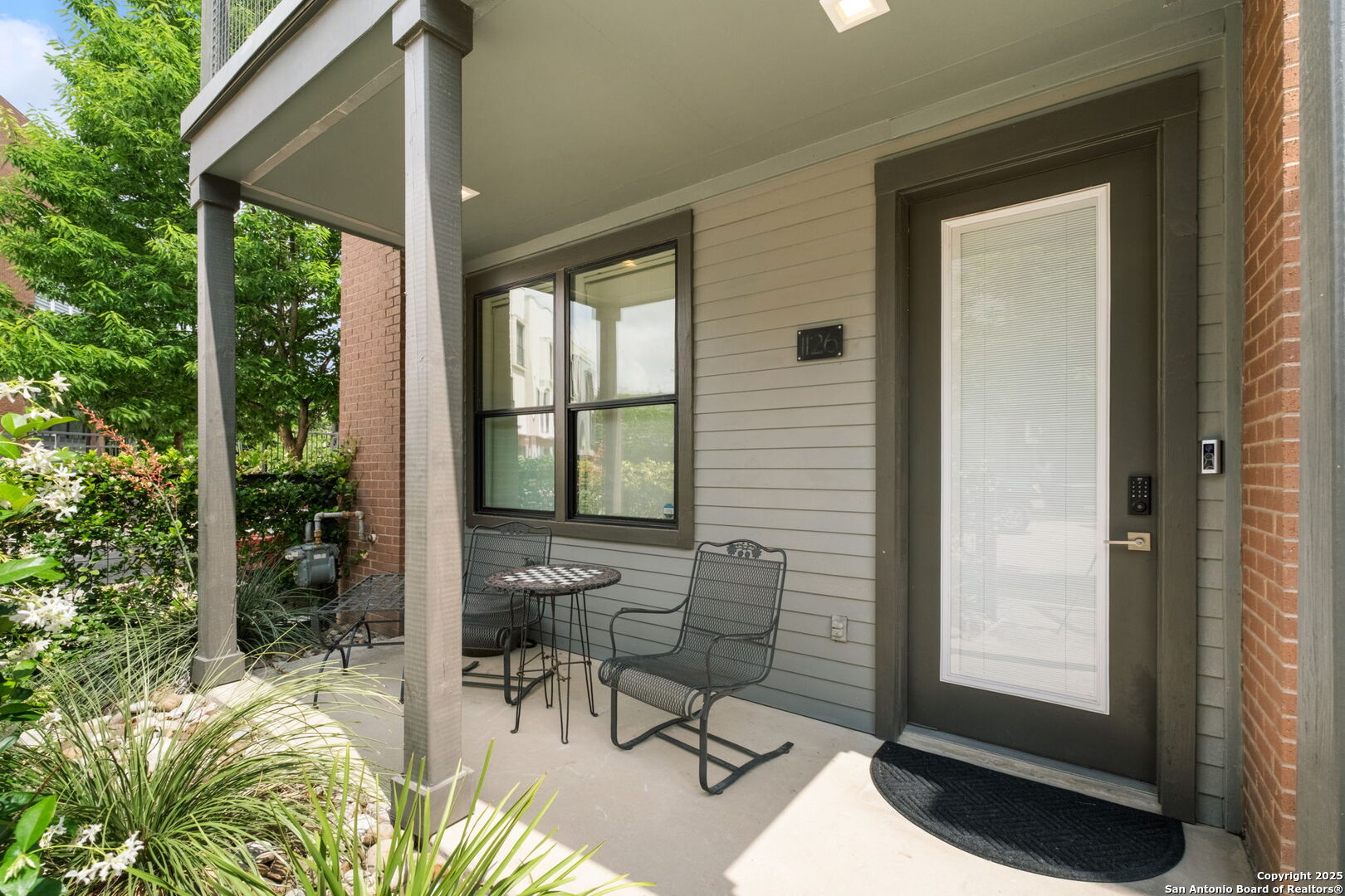 1126 E Euclid