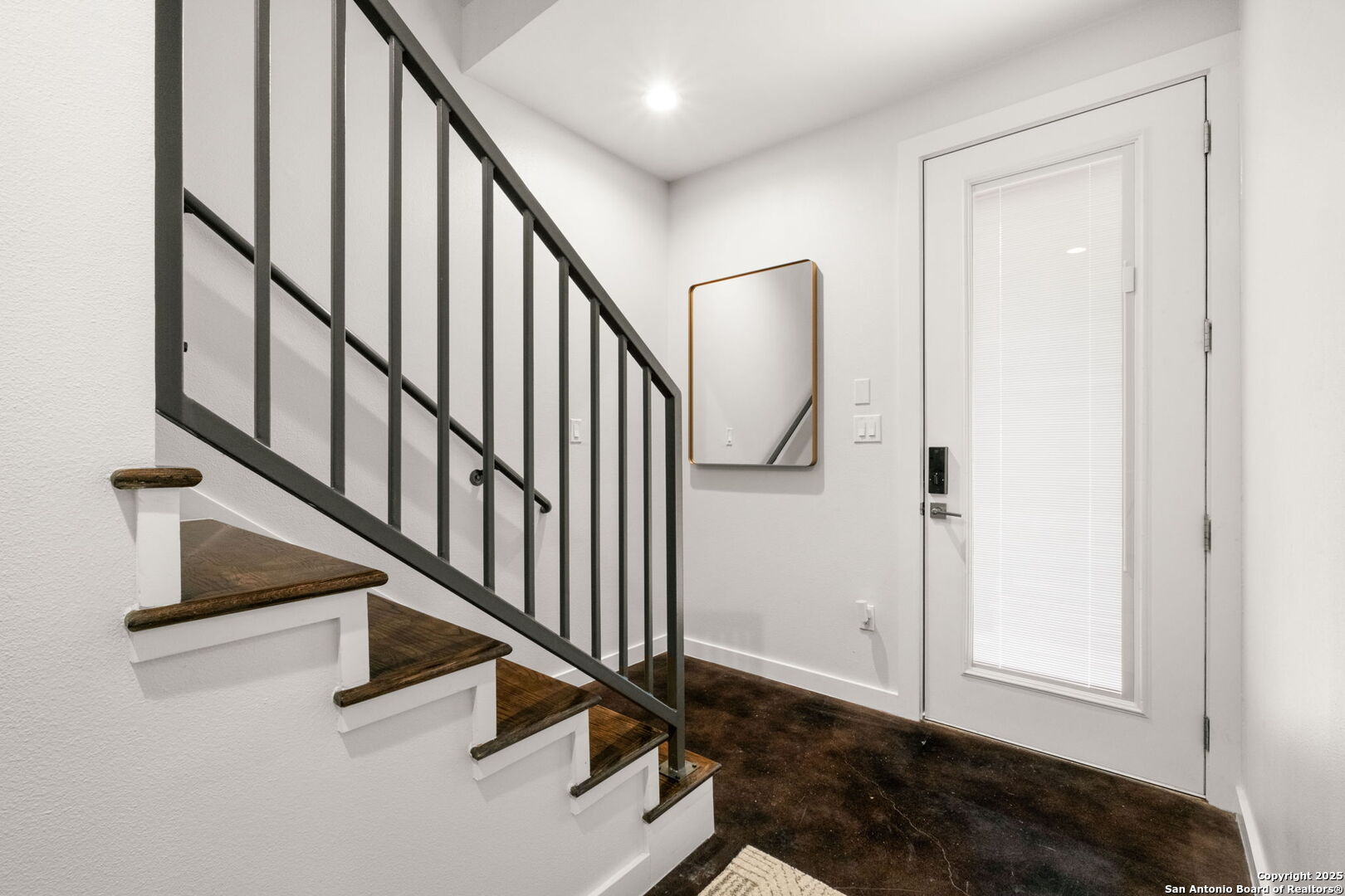1126 E Euclid