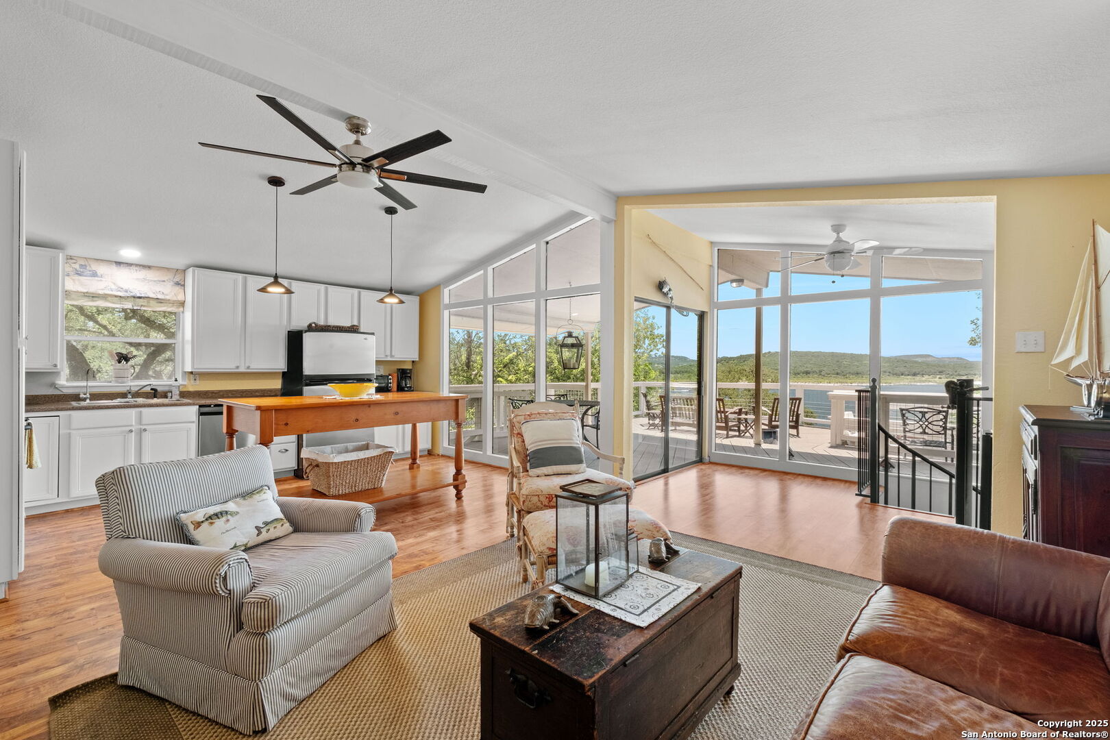 1074 Lakebreeze
