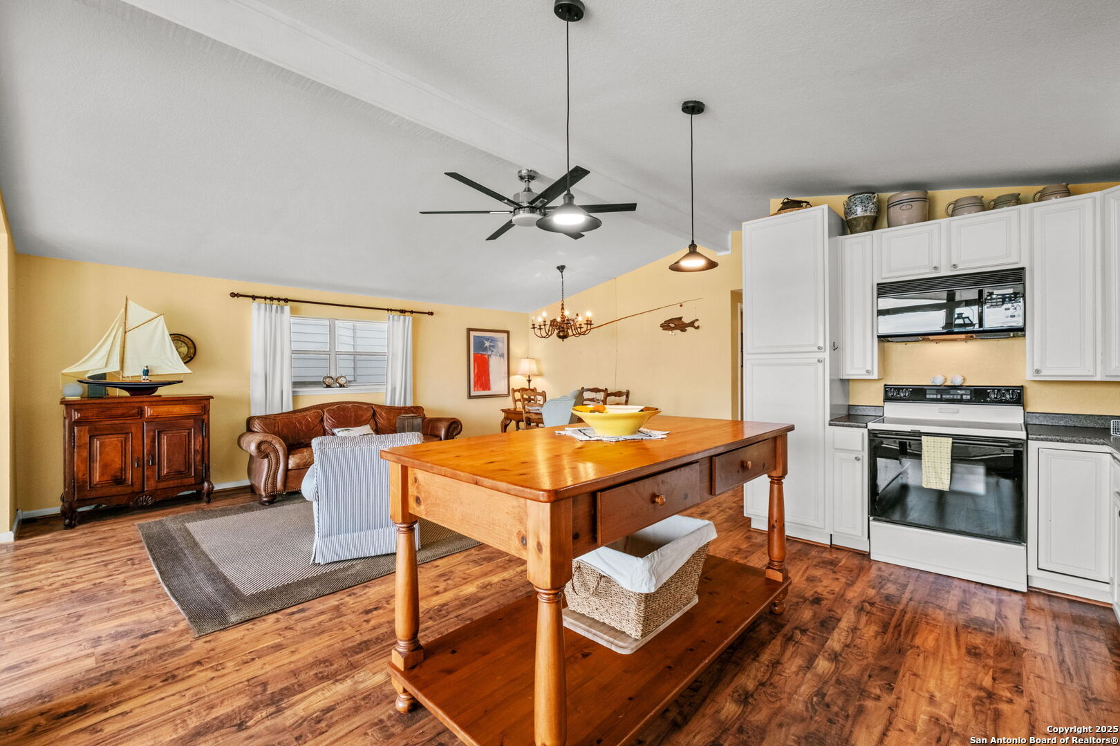 1074 Lakebreeze