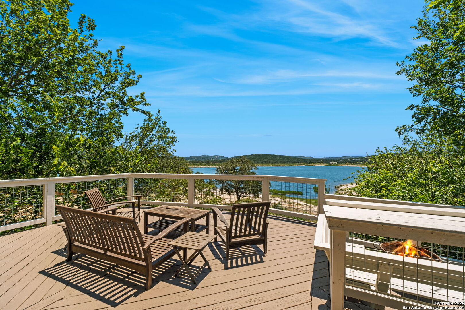1074 Lakebreeze