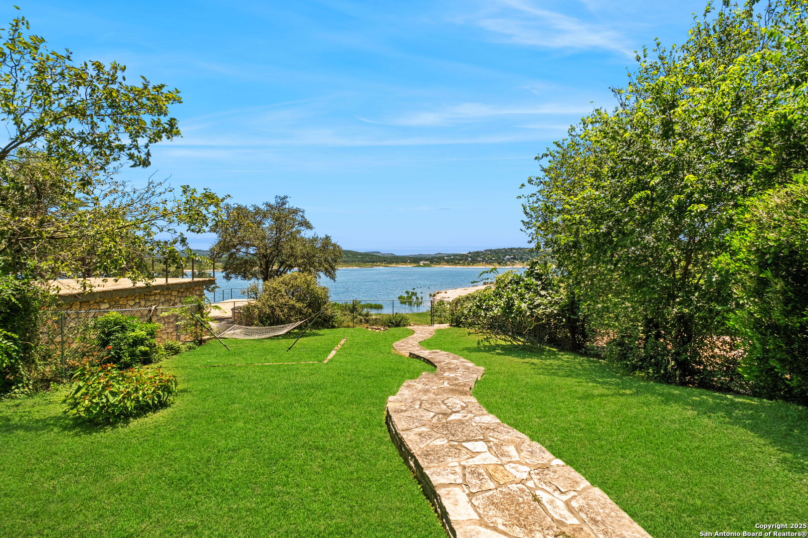 1074 Lakebreeze