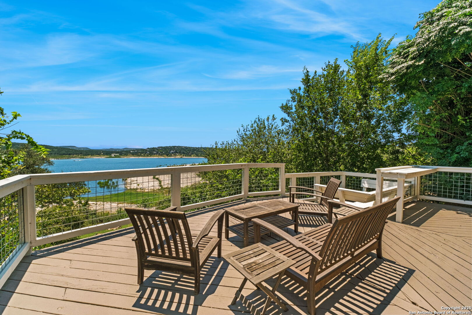 1074 Lakebreeze