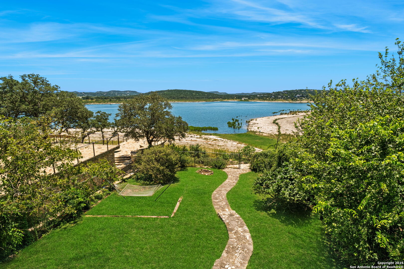 1074 Lakebreeze
