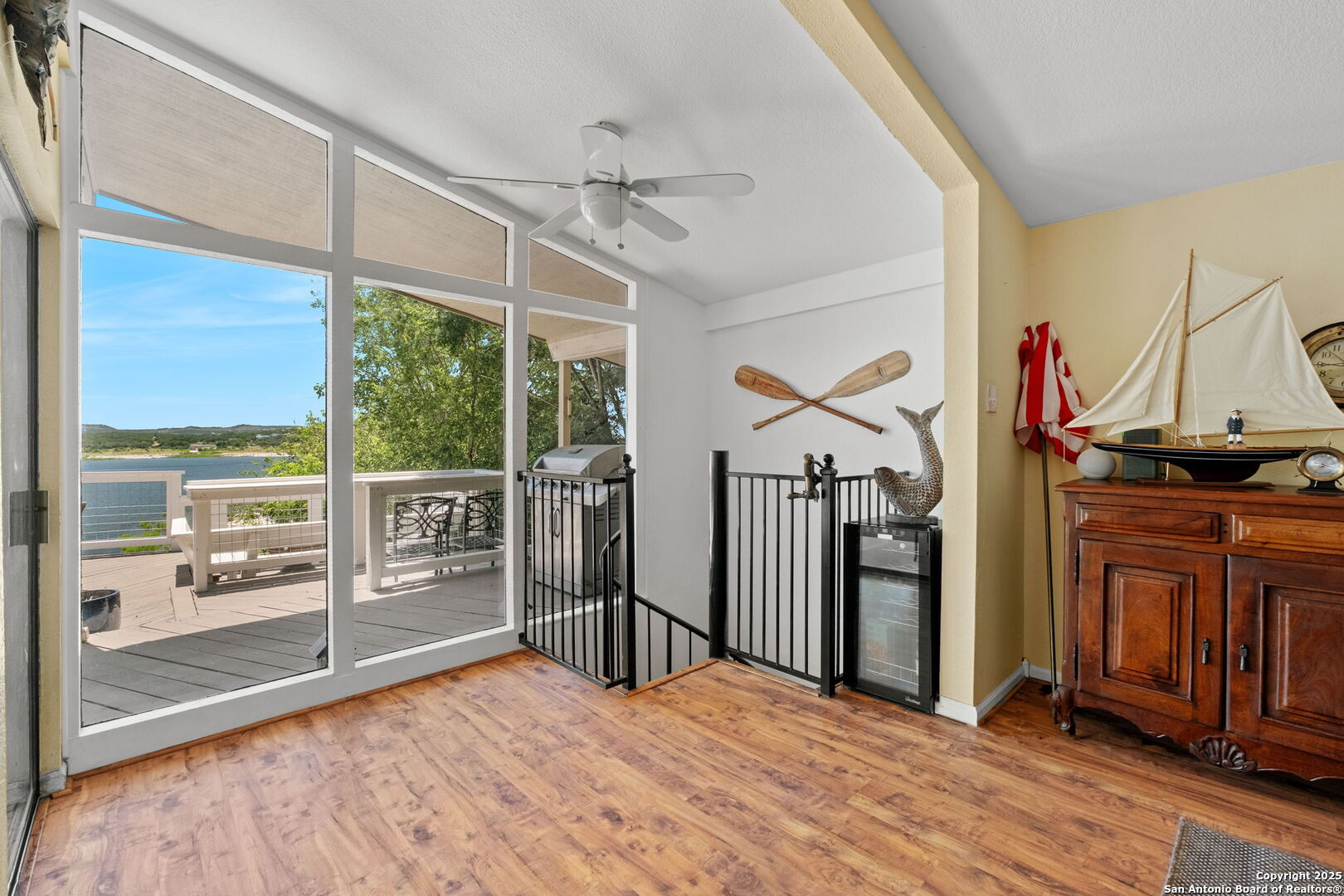 1074 Lakebreeze