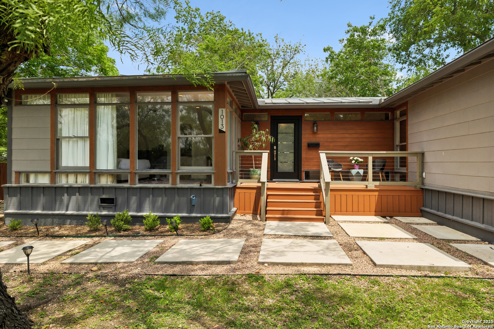 1013 Ivy Lane
