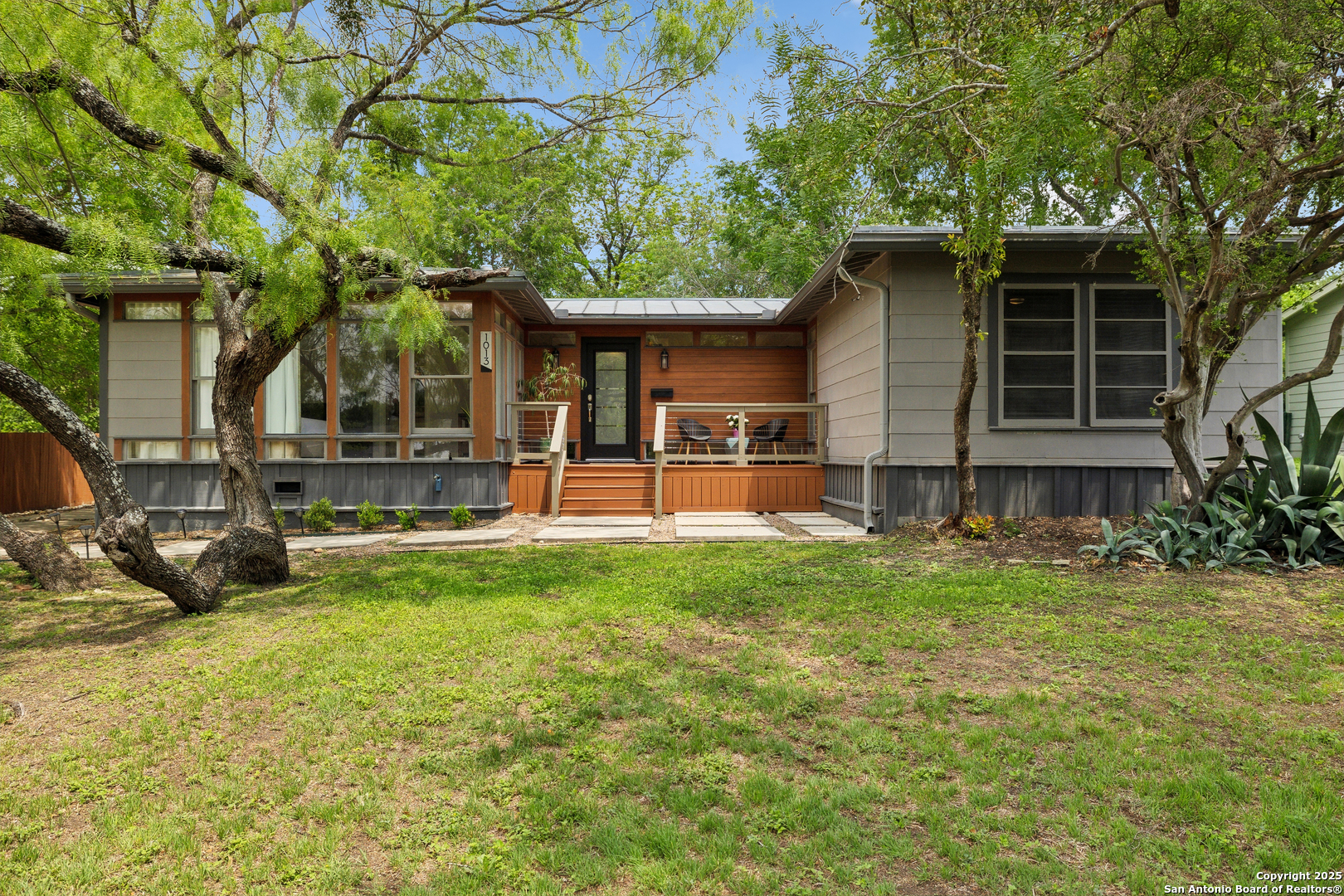 1013 Ivy Lane