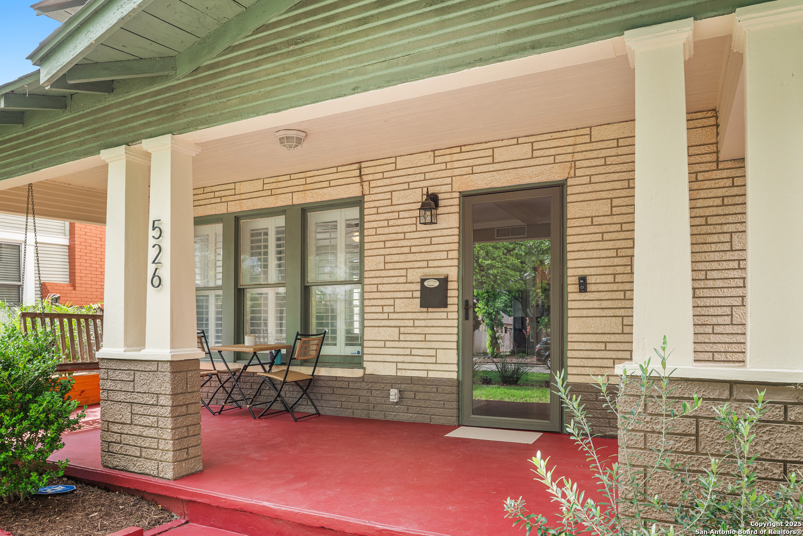 526 W SUMMIT