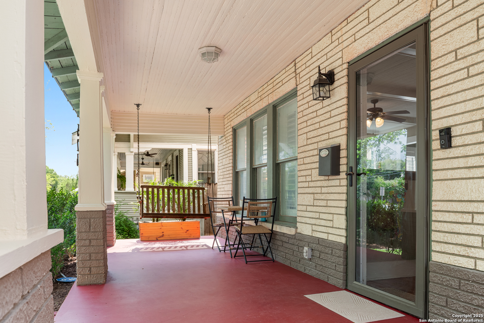 526 W SUMMIT