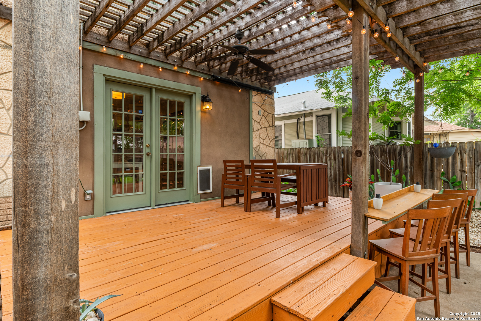 526 W SUMMIT