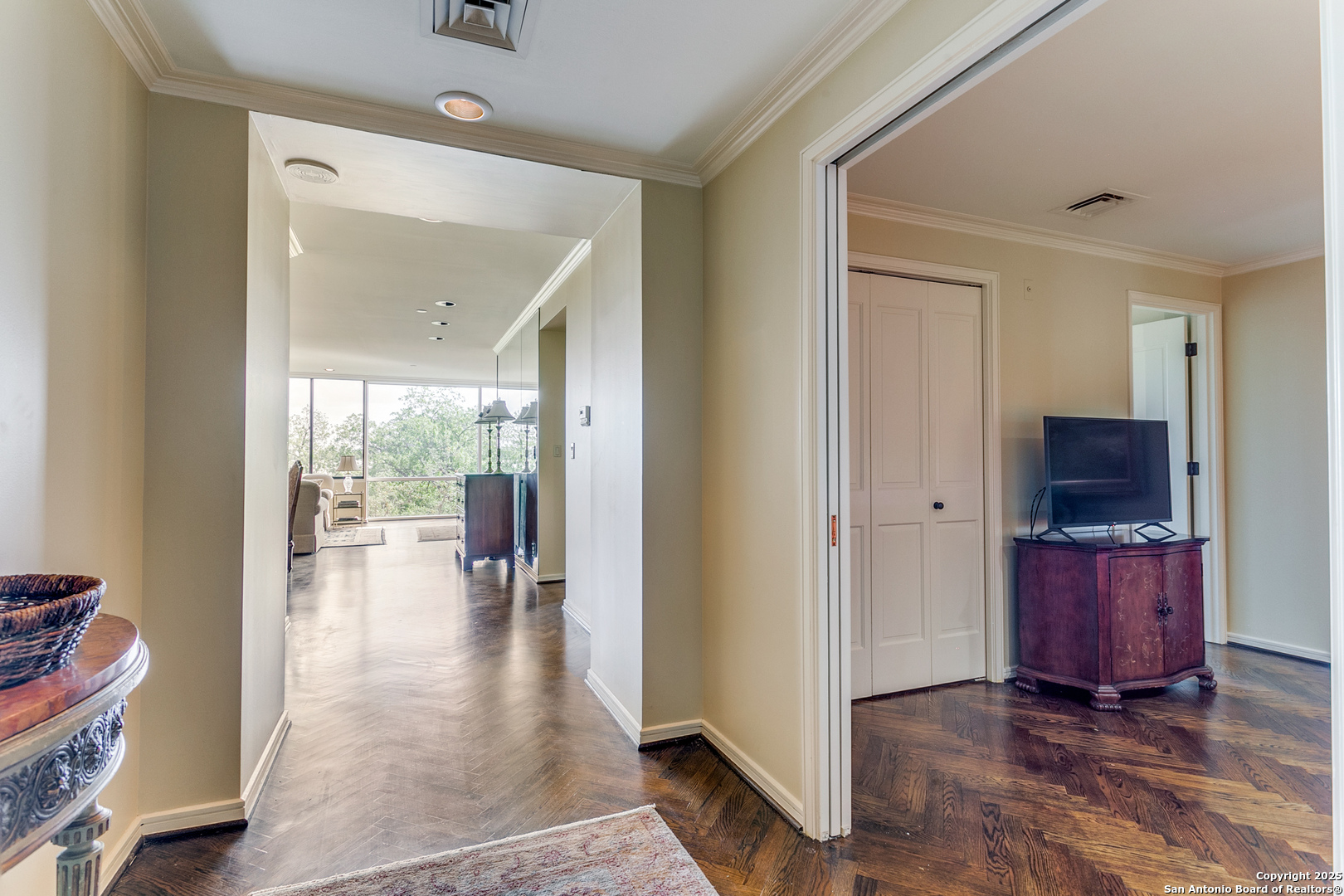 200 Patterson APT 3