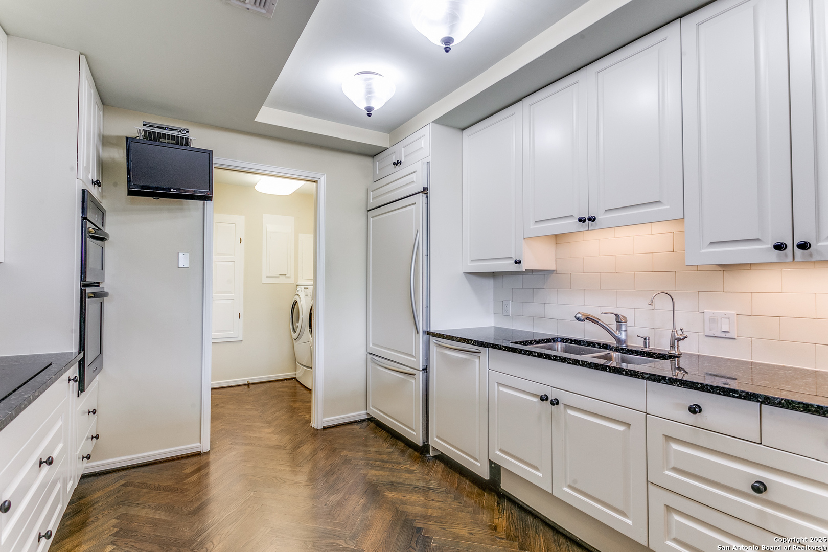 200 Patterson APT 3
