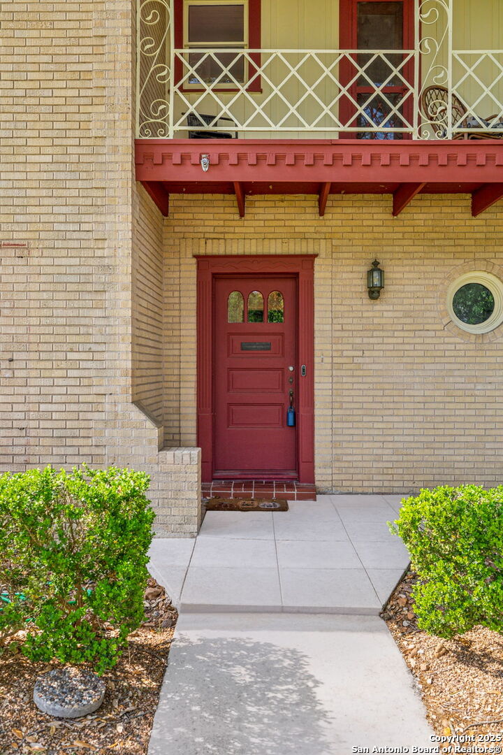 2112 W Gramercy