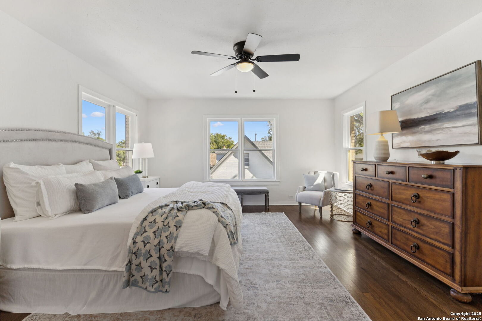 2112 W Gramercy